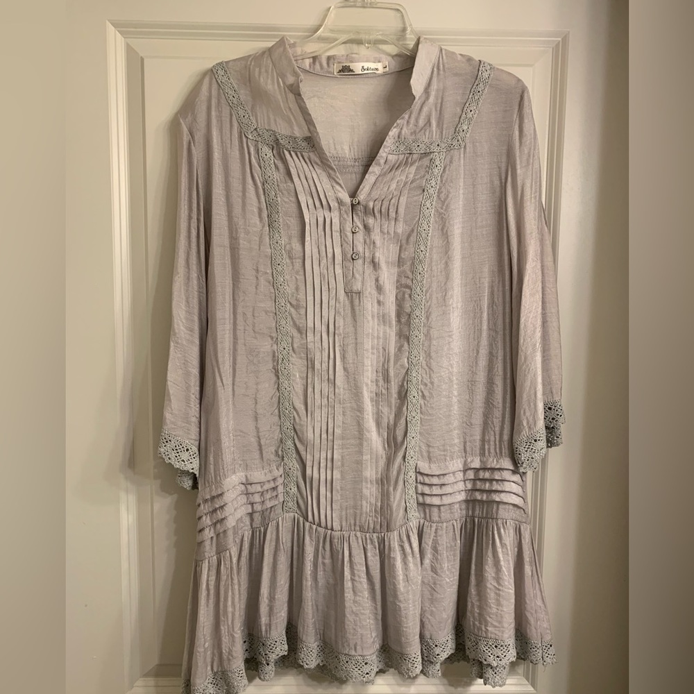 Solitaire Tonic Dress. Light grey. Large.